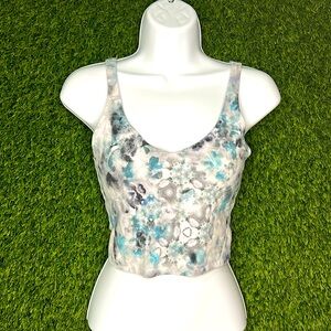 EUC Lululemon Nulu Align Cropped Tank in Kaleidofloral Multi Size 4